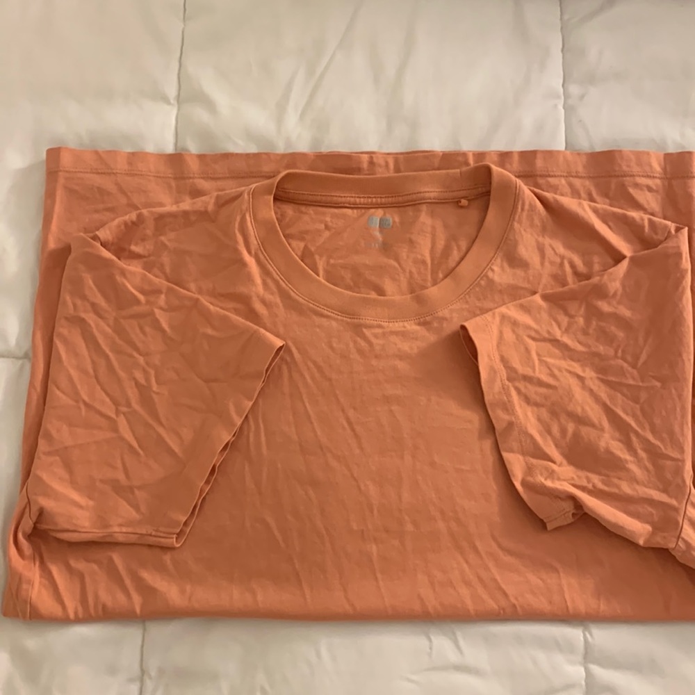 Uniqlo Men’s size M supima cotton Coral T-shirt